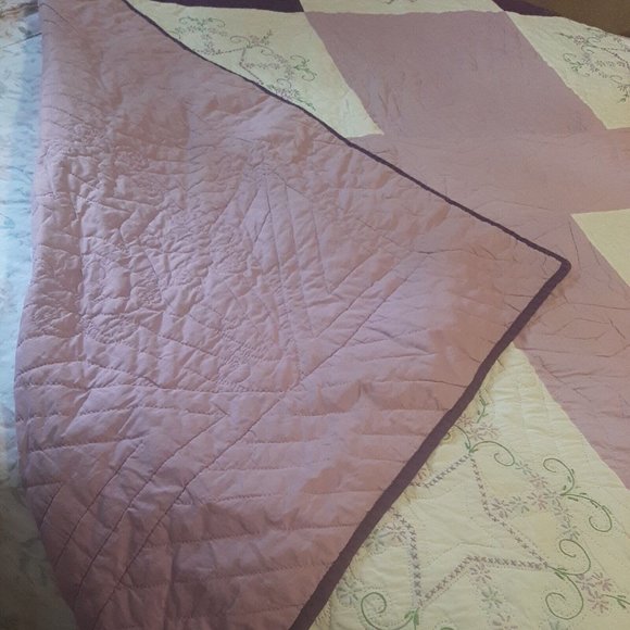Vintage Purple Quilt Hand Embroidered and Hand Quilted Queen 79 x 102 Queen - Picture 8 of 9